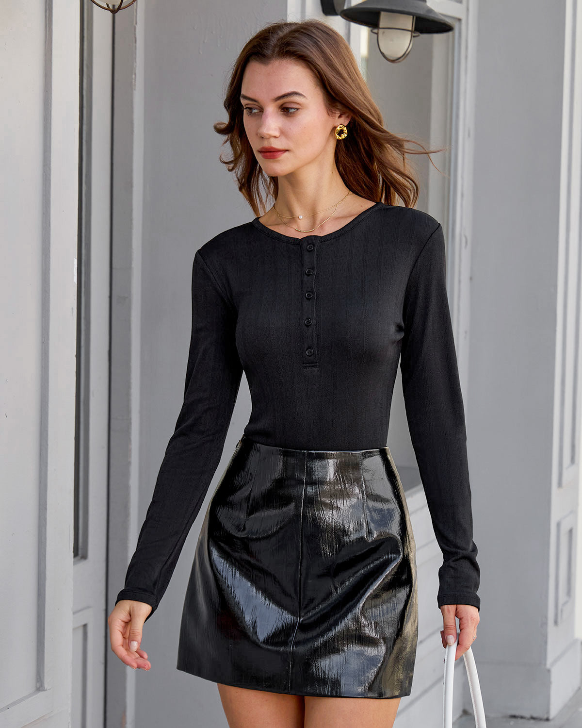 Black Round Neck Slim Knit Tee